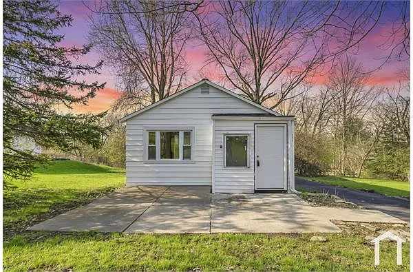 Building Photo - 12316 Sunset Dr