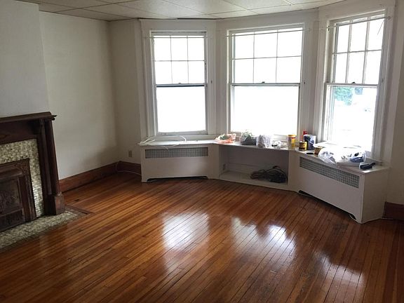 2nd image of 551 Myrtle Ave APT 1