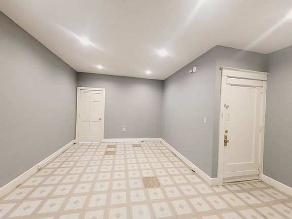 3rd image of 209 N Elm St #7