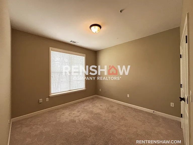 1381 Calumet Farms Dr — Photo 18