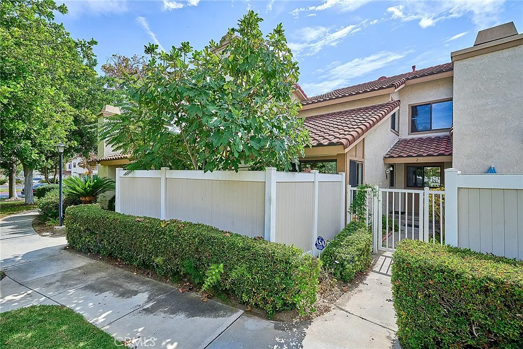 3 bed, 1485 sqft, $3,600 — Photo 1