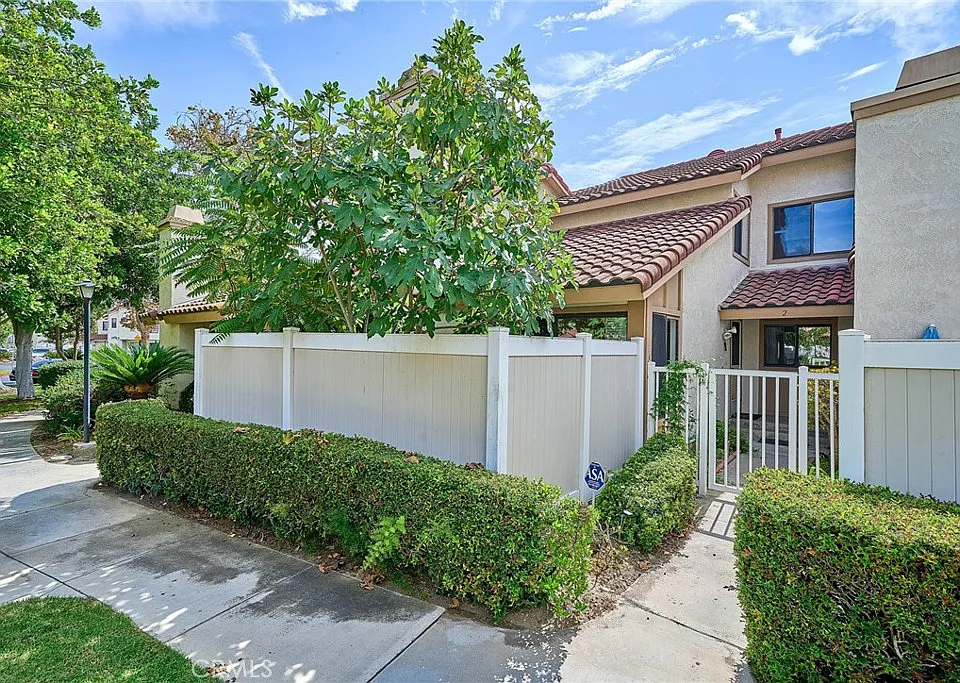 22810 Chardonnay Dr