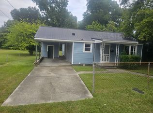 5106 Gavins St, Fayetteville, NC 28303
