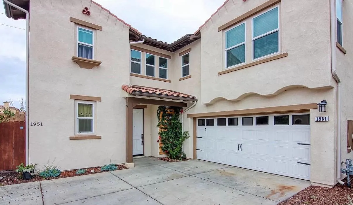 4 bed, 2039 sqft, $3,900 — Photo 2