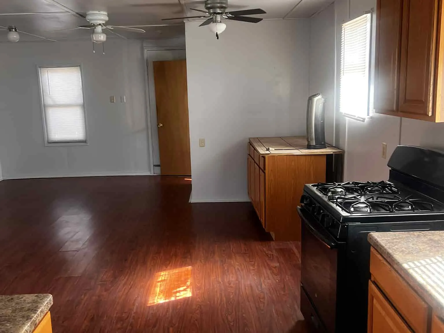 Studio, 700 sqft, $750 — Photo 1