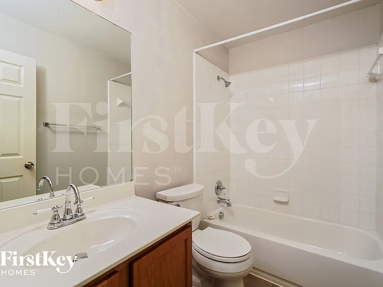10410 Stallion Bay — Photo 13