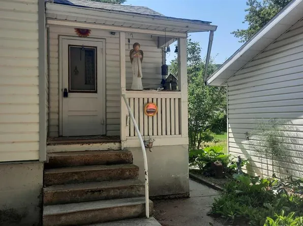 227 E 6th St, Drumheller, AB T0J 1B0