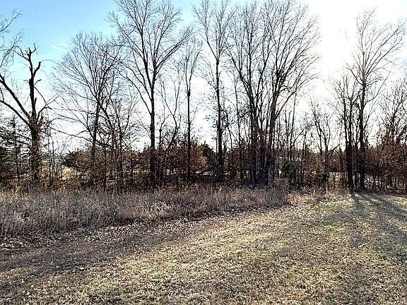 3rd image of 3 4286th St