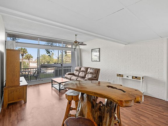 5th image of 4600 Ocean Dr APT 206