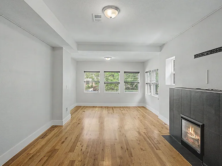 1230 N Logan St — Photo 14