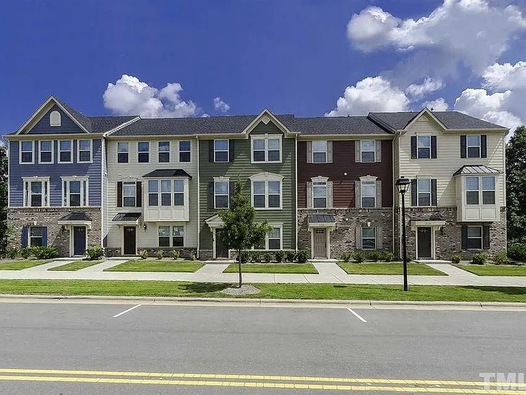 1071 Branch Line Ln — Photo 1