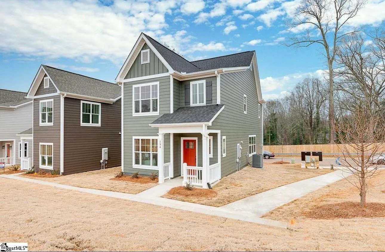 134 Lilia Hill Cir — Photo 1