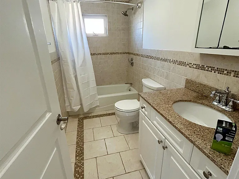 59 Greenleaf Ave — Photo 15