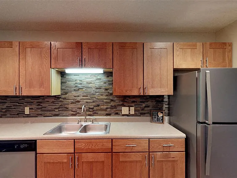 Oxbow Park Apartments — Photo 25
