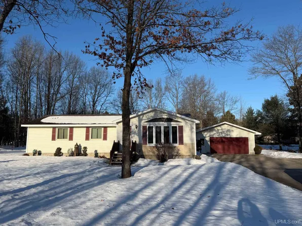 8317 Venture P2 Ln, Gladstone, MI 49837