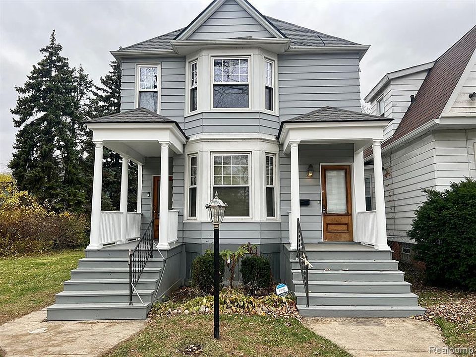 1st image of 1721 Parker St