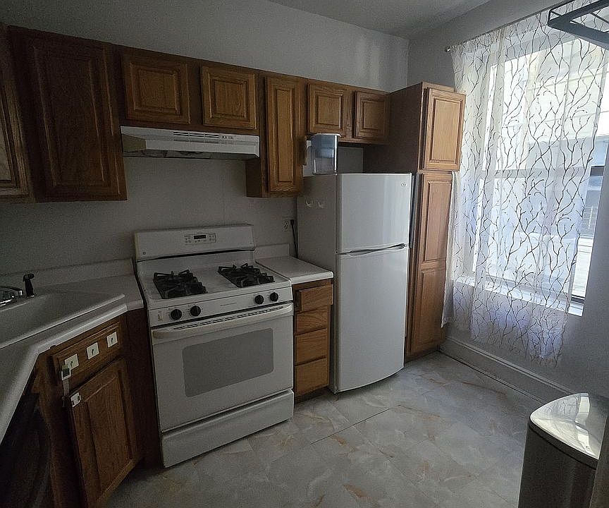 1st image of 3069 34th St APT 1B
