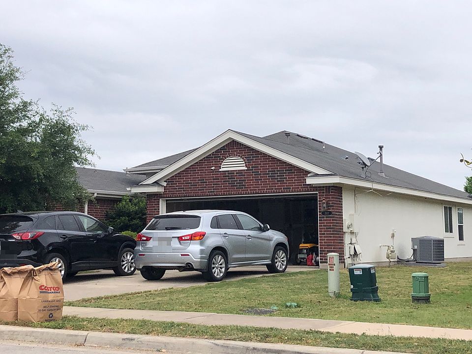 1st image of 301 McCoy Ln