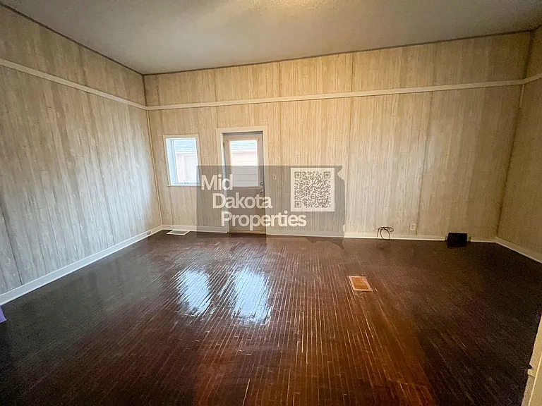 523 W 2nd Ave — Photo 7