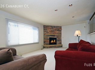 126 Canabury Ct, Little Canada, MN 55117