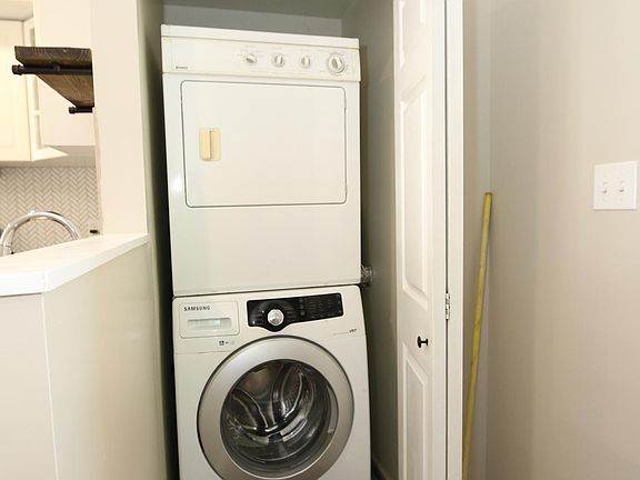3rd image of 5845 Nina Pl APT 2E