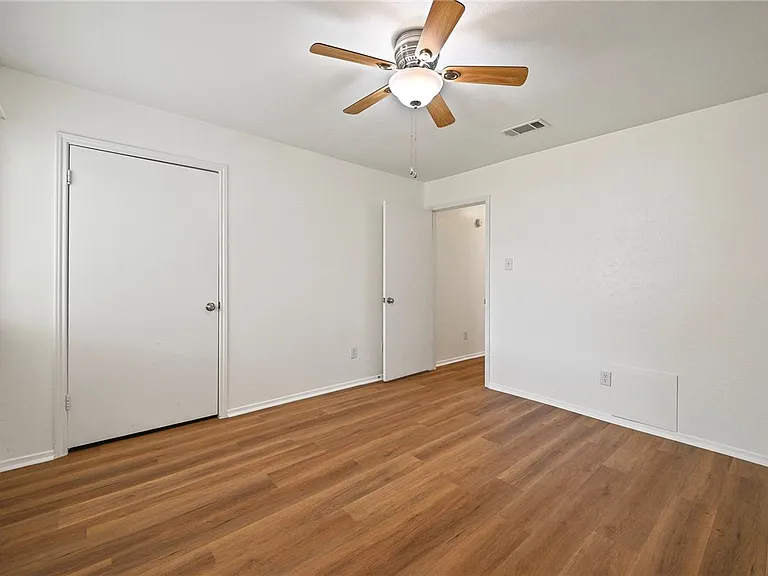 2800 Longmire Dr #9 — Photo 13
