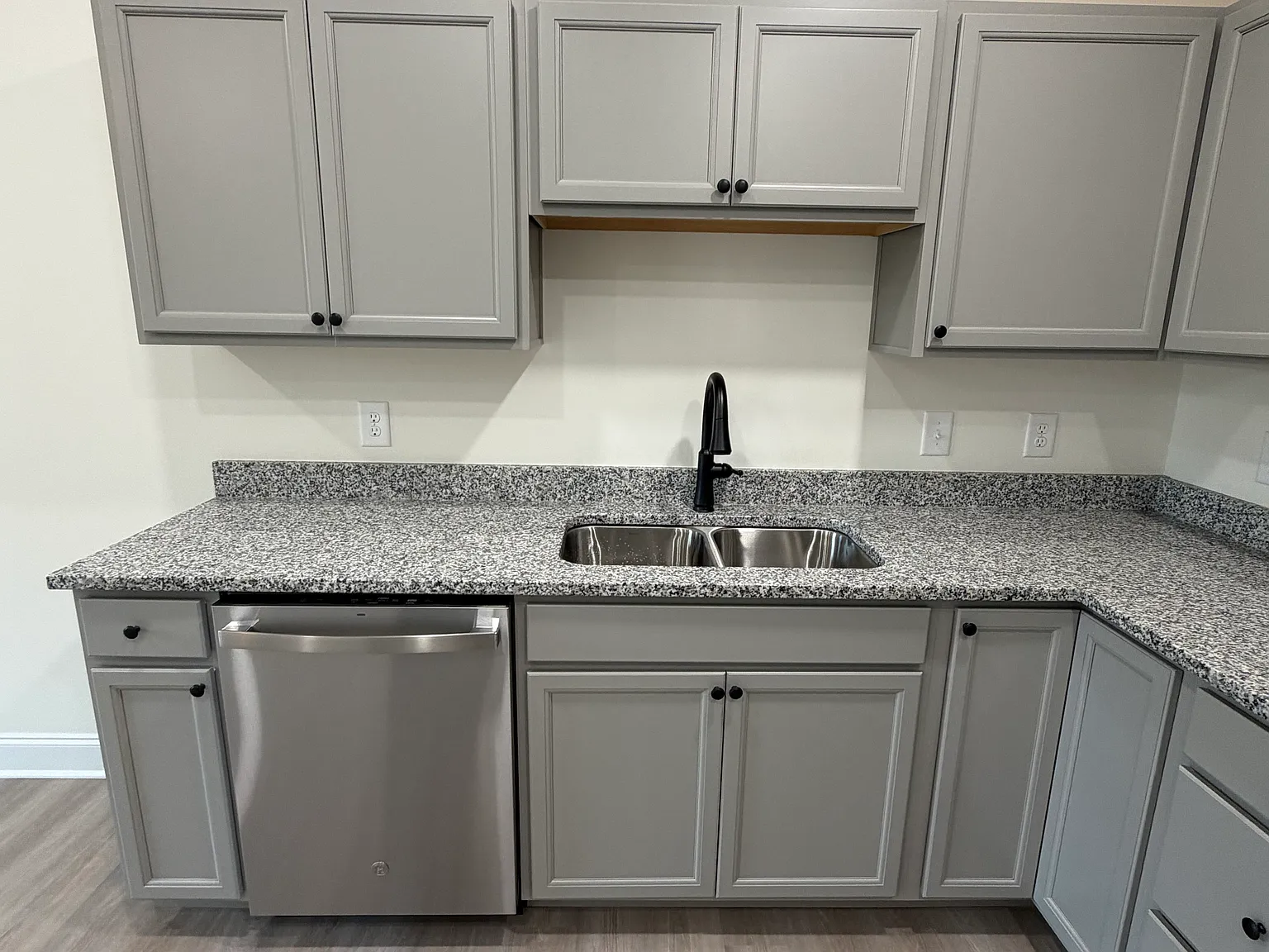 2 bed, 1000 sqft, $1,950 — Photo 4