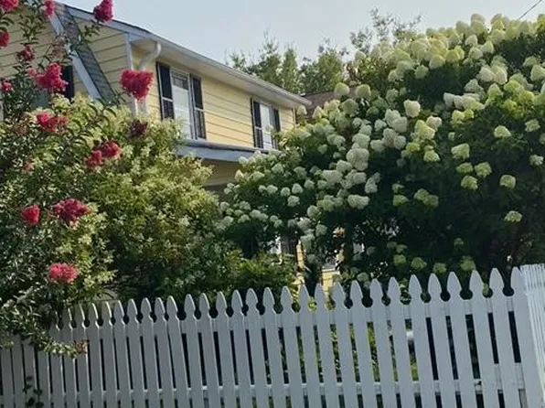 911 Monument Ave, Fredericksburg, VA 22401
