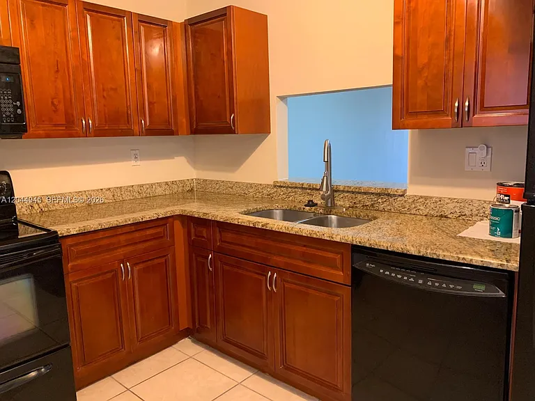 731 N Pine Island Rd #305 — Photo 7