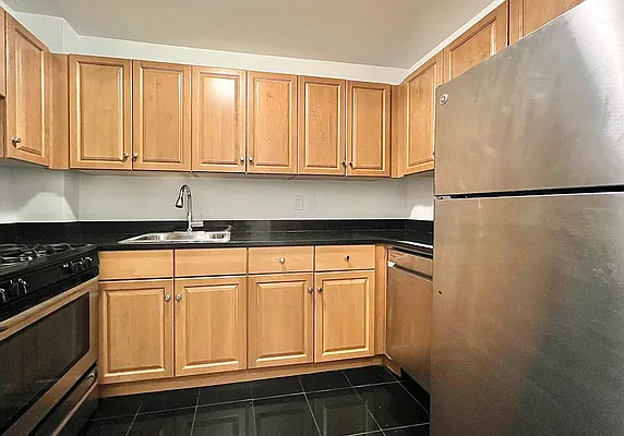 Rented by Oxford Property Group | media 14