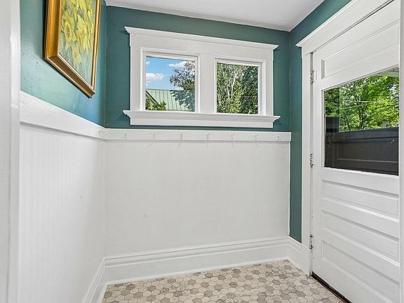 3rd image of 400 E Washington STREET