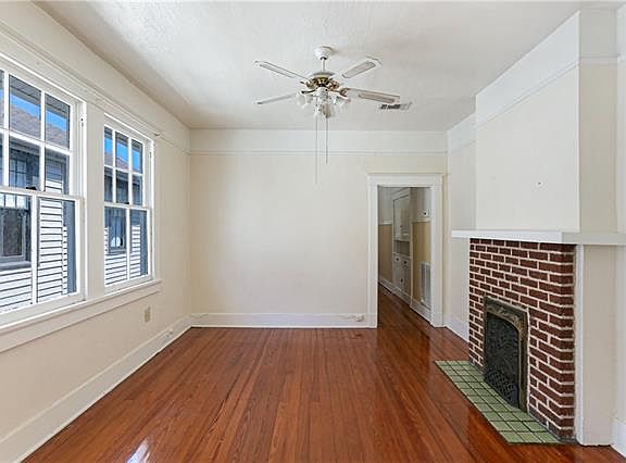 4th image of 615 Clare Ct