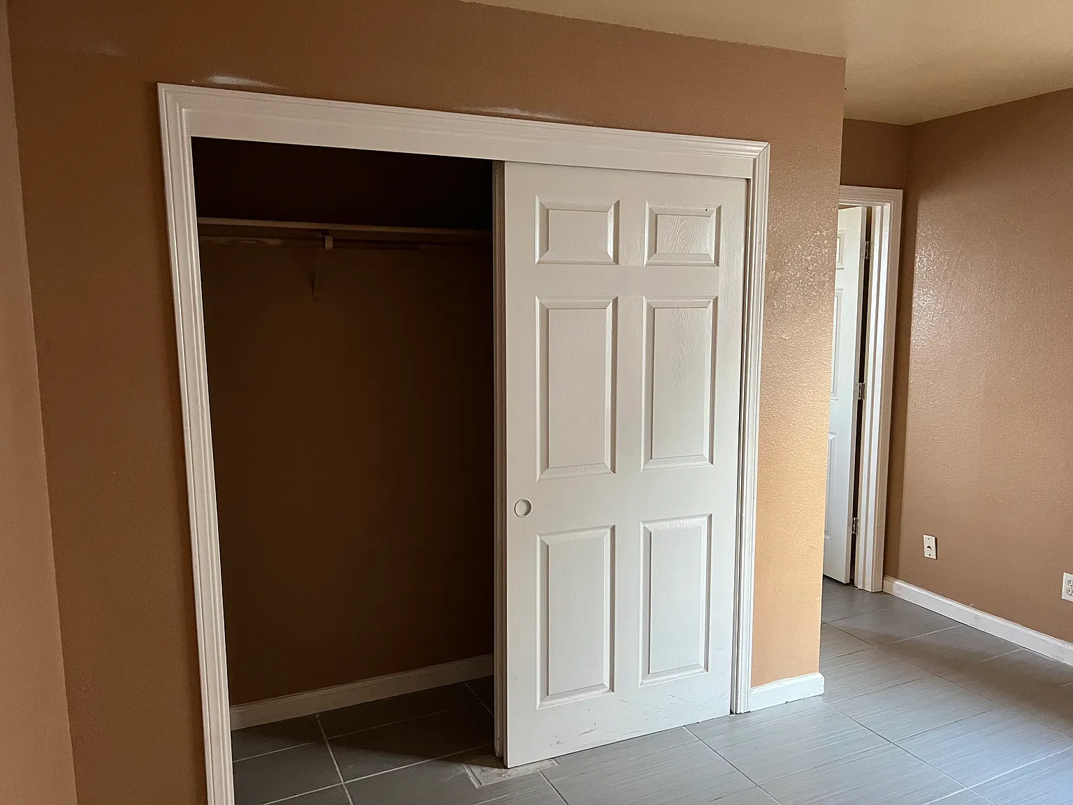 3 bed, 1089 sqft, $3,500 — Photo 3