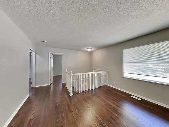 5th image of 1521 N Seminole Dr