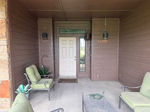 2nd image of 1203 Eagle Point