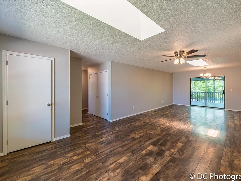 1704 SW D St — Photo 4