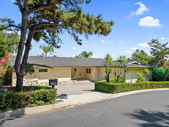 3rd image of 3347 Wrightwood Dr