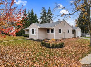 704 W Brooks St, Howell, MI 48843