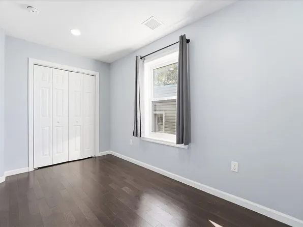 225 Freeman Avenue image 20 of 24