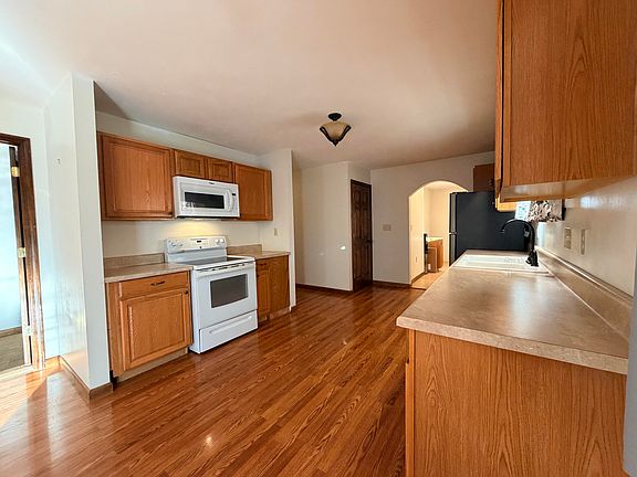3rd image of 457 Lunsford Way