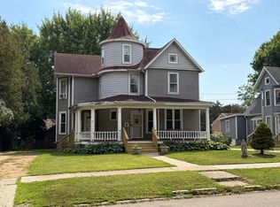 843 W Lincoln Blvd, Freeport, IL 61032