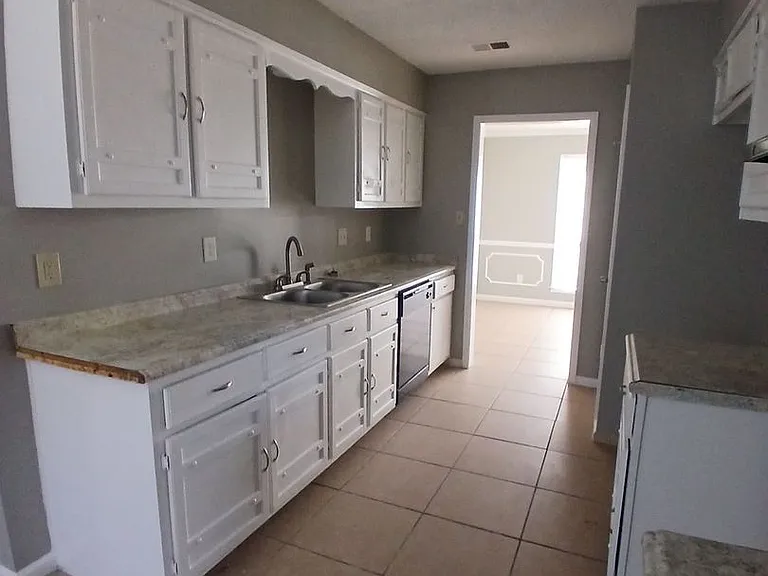 6764 Boylston Dr — Photo 4
