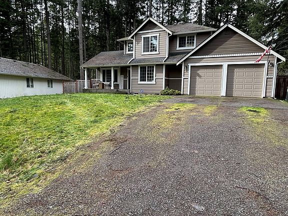 3rd image of 18411 Blue Hills Loop SE