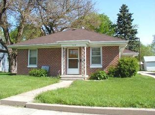 1112 W 8th St, Hastings, NE 68901
