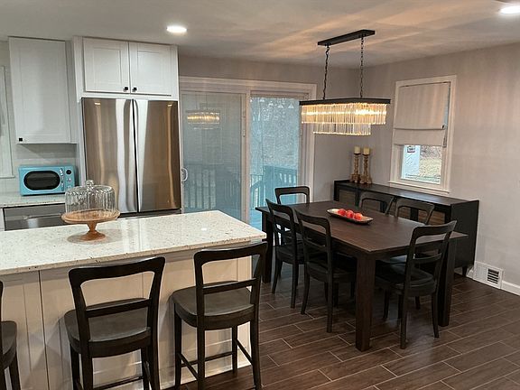 5th image of 34 Pebble Path Ln