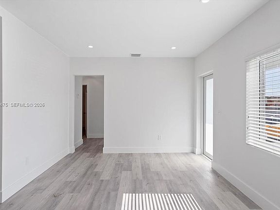 4th image of 449 E 10th St