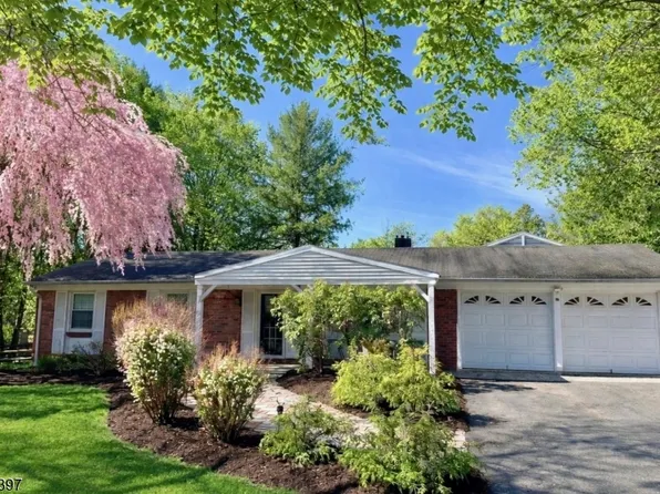 44 Hoffman Dr, Califon Boro, NJ 07830