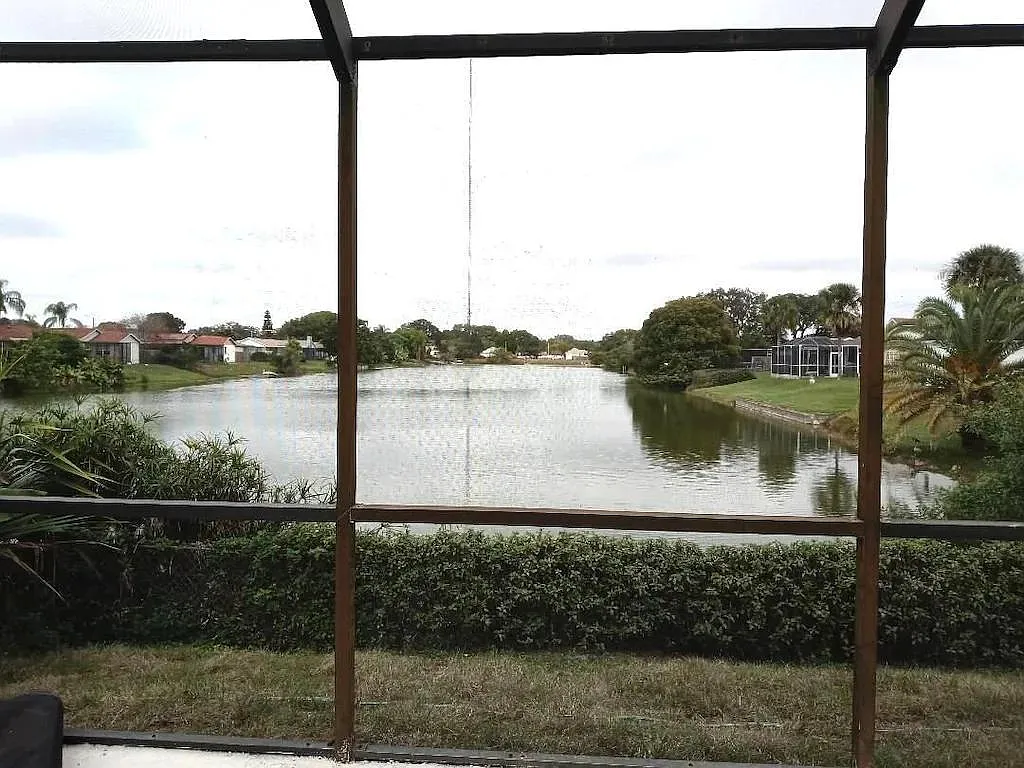 4 bed, 1991 sqft, $3,850 — Photo 4