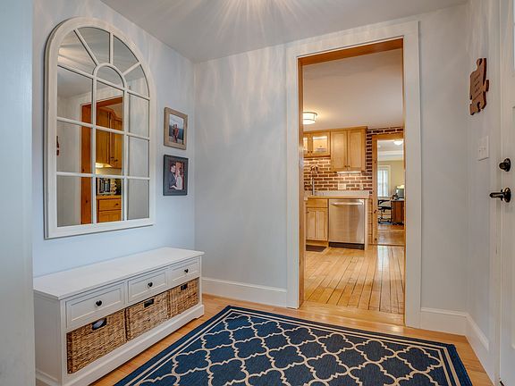 4th image of 52 Morton St