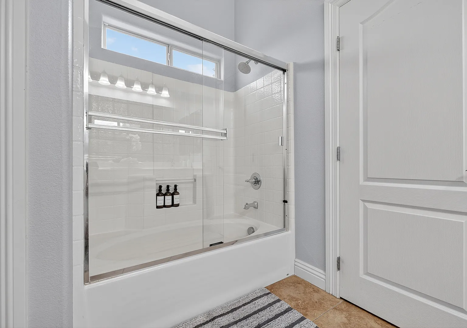 3 bed, 2.5 bath, 1793 sqft, $3,500 — Photo 4